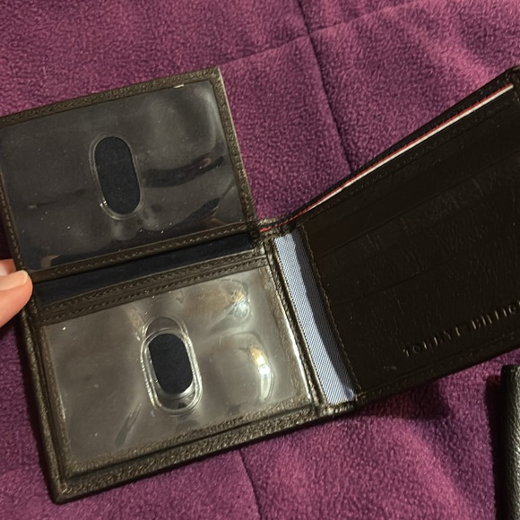 NWOT Tommy Hilfiger Wallet - Dark Brown - Picture 5 of 5